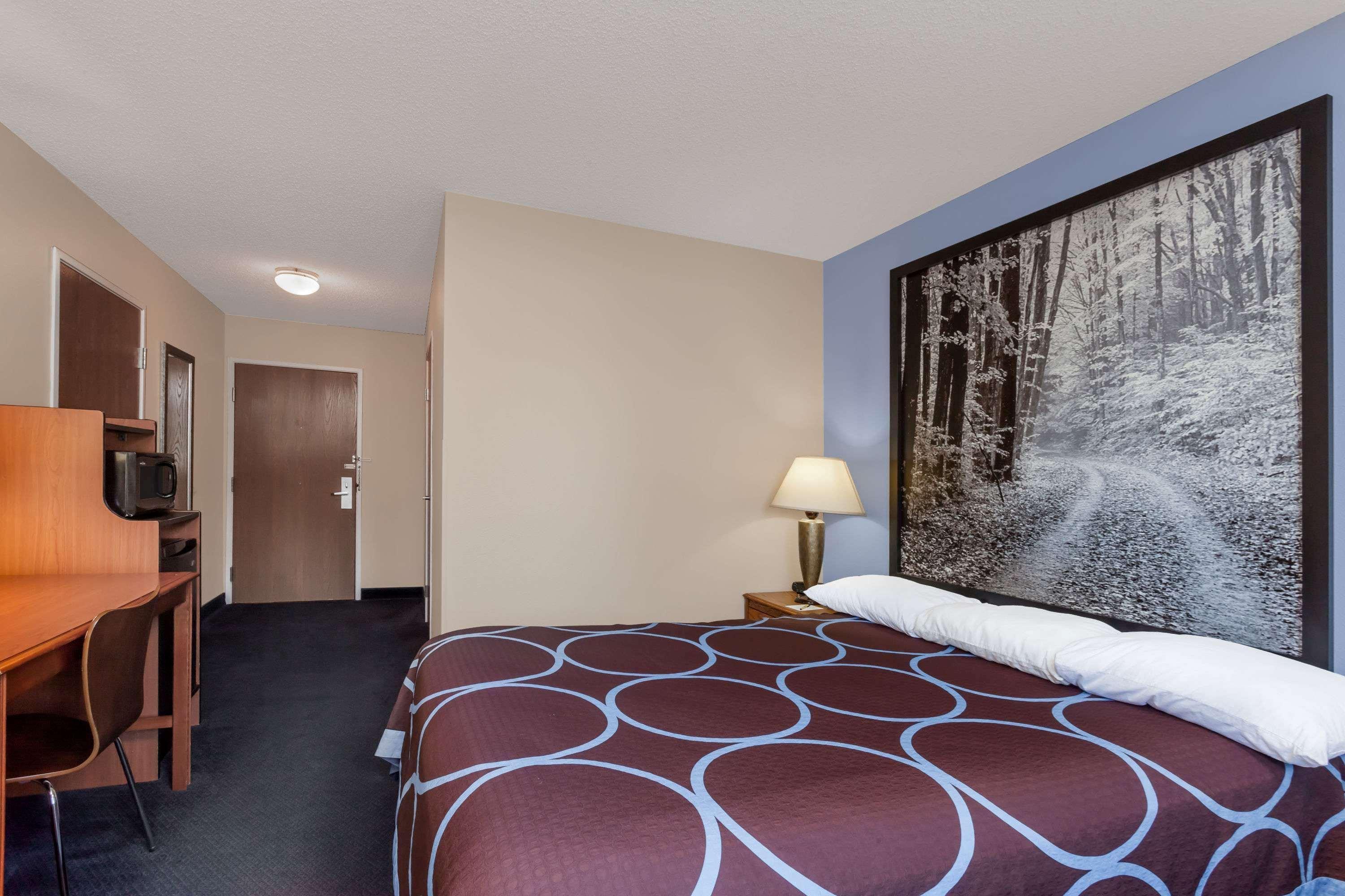 Super 8 By Wyndham Adrian Hotel Ngoại thất bức ảnh