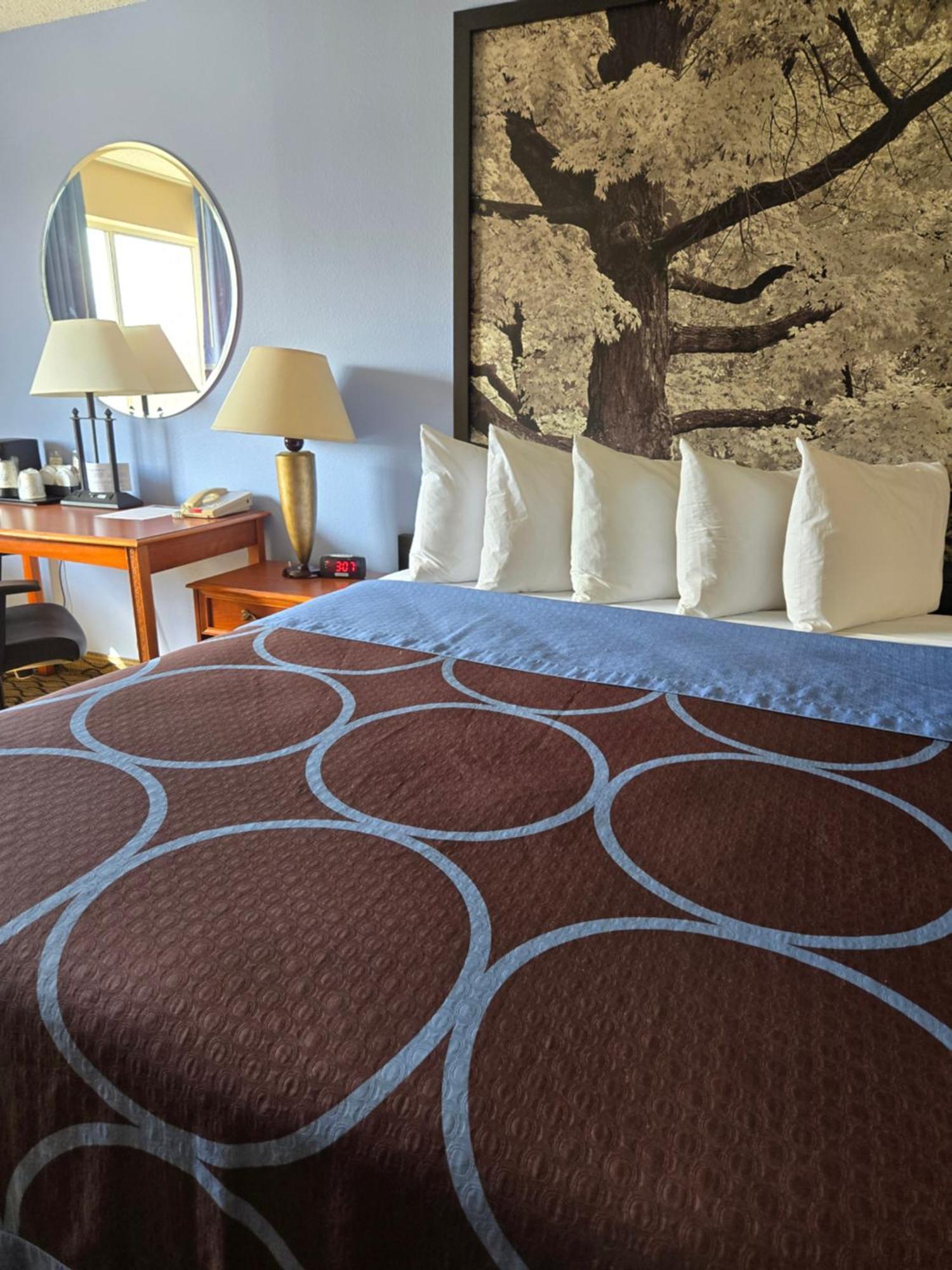 Super 8 By Wyndham Adrian Hotel Ngoại thất bức ảnh