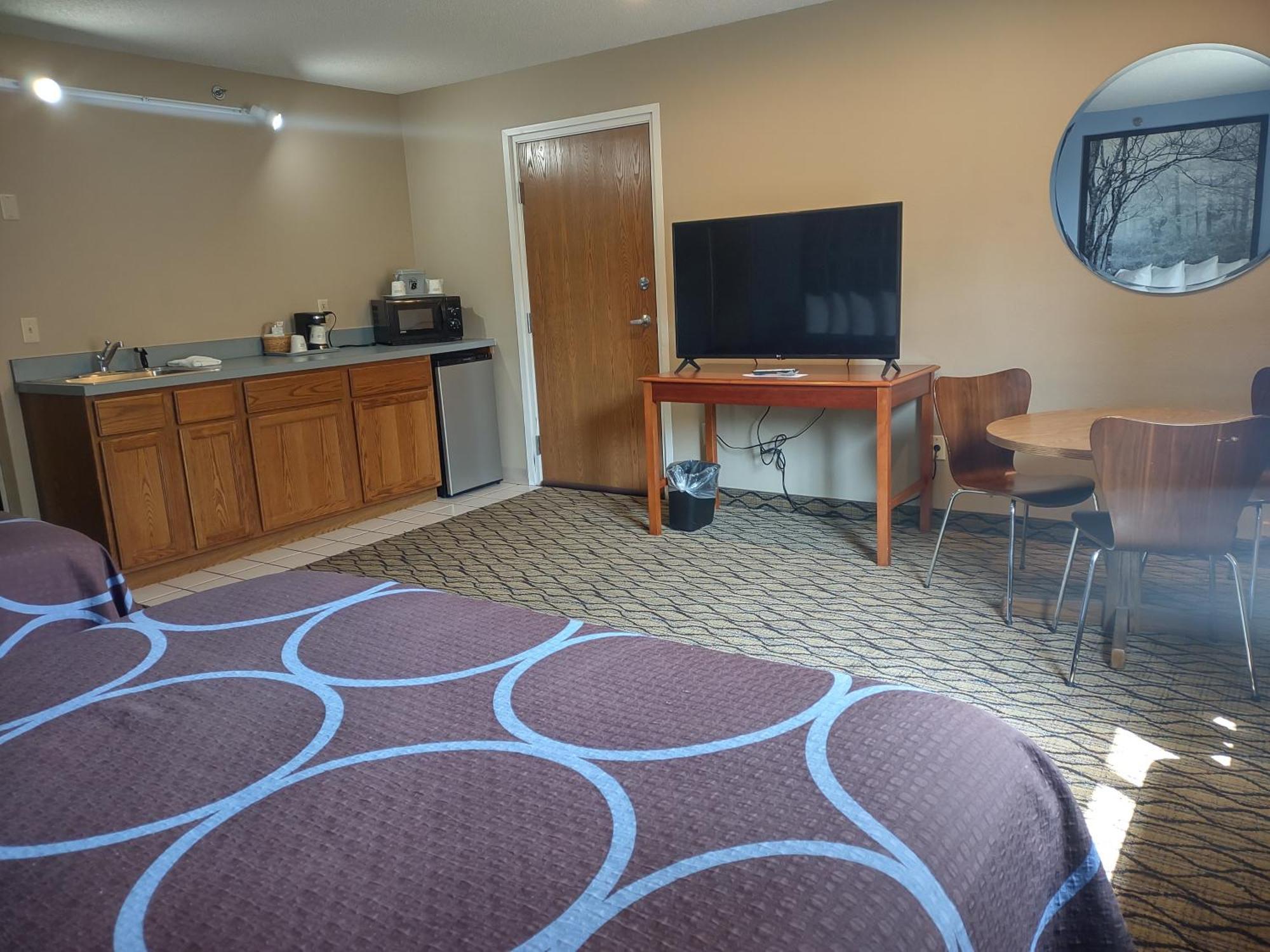 Super 8 By Wyndham Adrian Hotel Ngoại thất bức ảnh